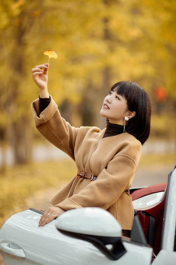 唐香玉不语只一味衣锦还乡）